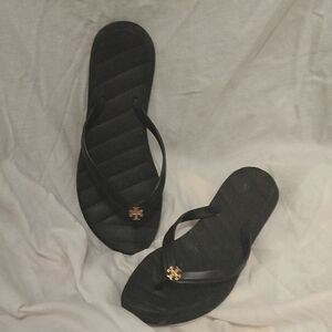 Tory Burch Kira Black Rubber Flip Flops. Sz 7